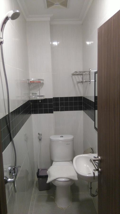 Djo Front One Inn Бенгкулу Экстерьер фото