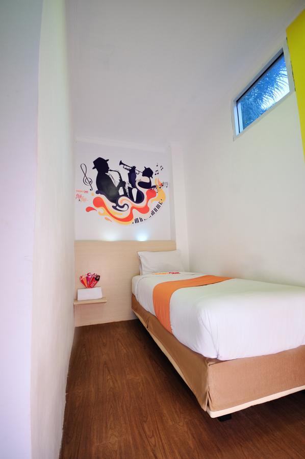 Djo Front One Inn Бенгкулу Экстерьер фото