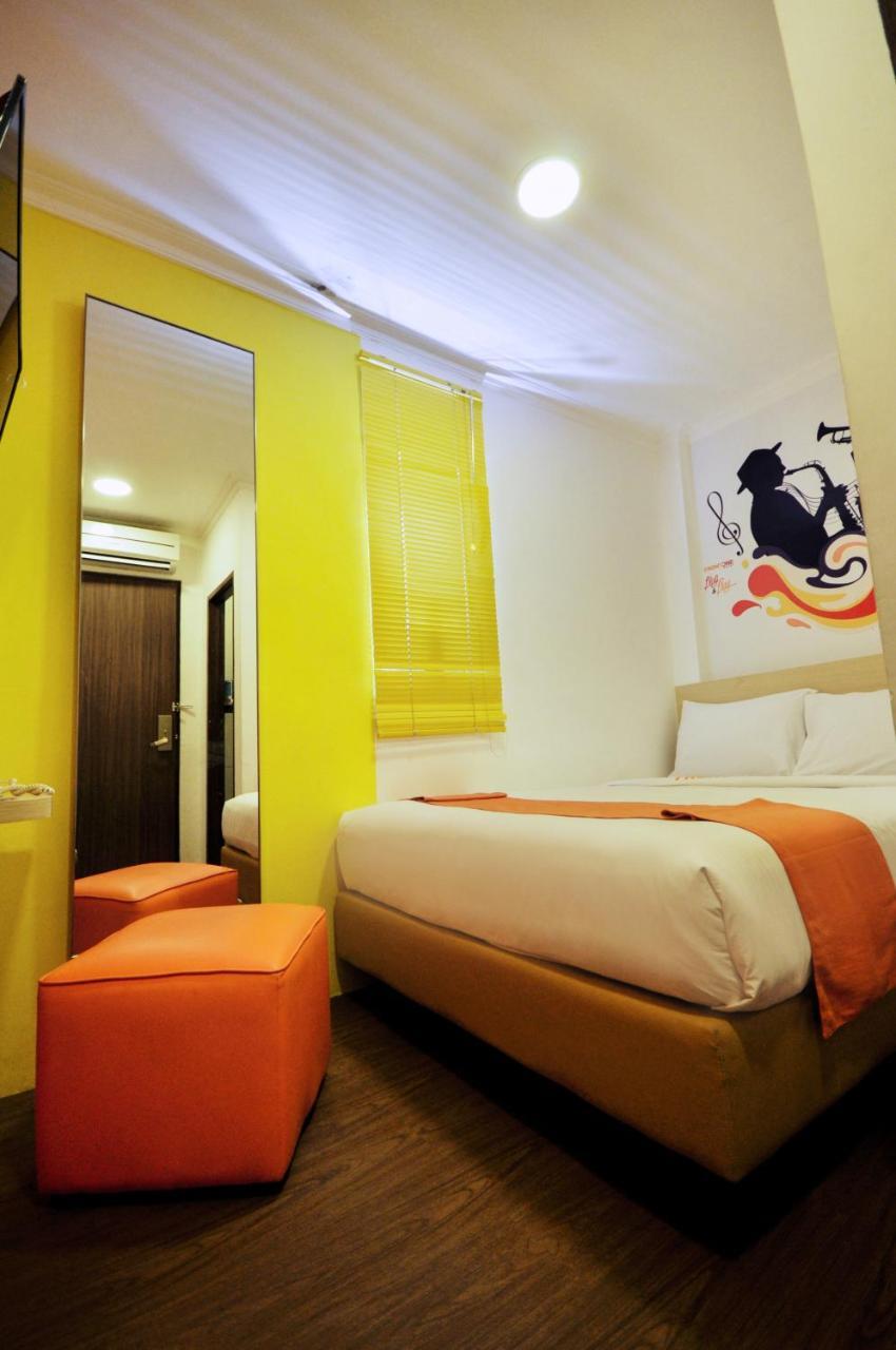 Djo Front One Inn Бенгкулу Экстерьер фото